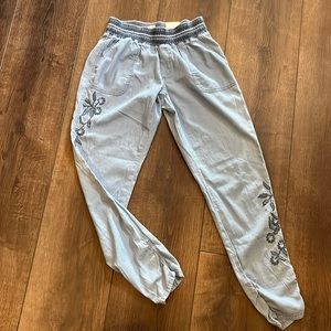 Embroidered Jogger Pant - Medium